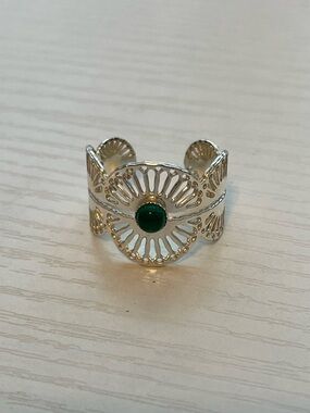 Mahé Ring L’Atelier Emma & Chloe, Silver Toned with Green Stone